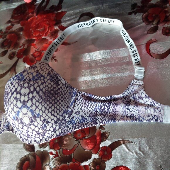 VICTORIA SECRET T-SHIRT LIGHTLY LINED DEMI BRA 34C - Picture 9 of 9